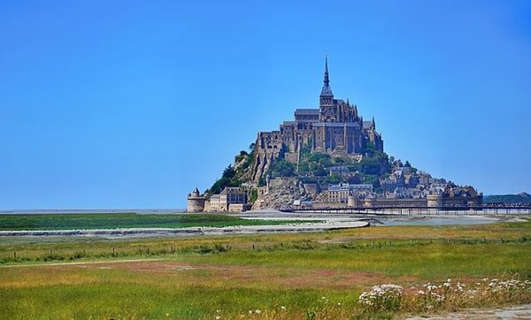 Les Meilleurs Spots de Camping dans la Manche pour une Aventure Inoubliable