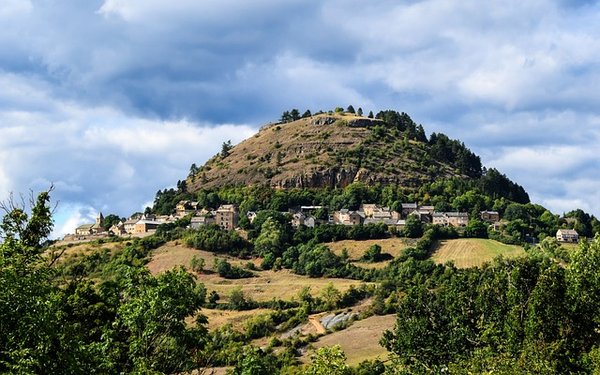 Les meilleures expériences en camping 4 étoiles en Lozère : Votre guide ultime